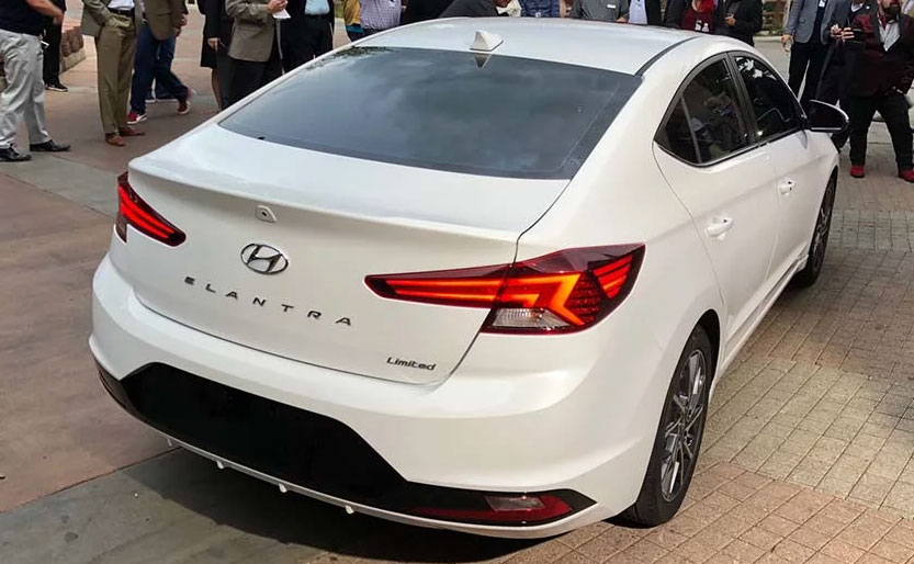 Обзор Hyundai Elantra 2019 года в новом кузове – что изменилось?